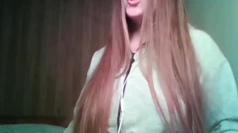 evasapples2026 online show from 04/16/26, 07:58