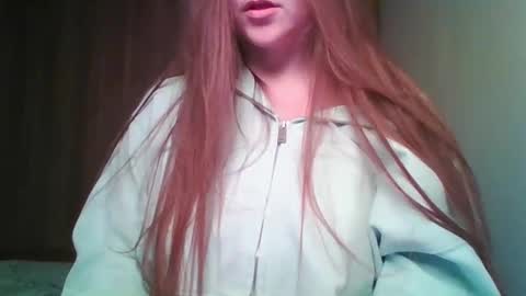Snapshot of evasapples2026 chatting on 04/21/26, 07:50 evasapples2026 online show from 04/21/26, 07:50