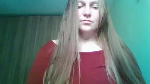 Snapshot of evasapples2026 chatting on 05/08/26, 03:28 evasapples2026 online show from 05/08/26, 03:28