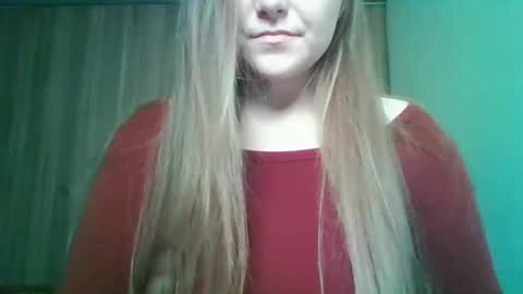Snapshot of evasapples2026 chatting on 05/13/26, 07:55 evasapples2026 online show from 05/13/26, 07:55