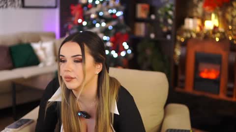 Eva online show from 12/19/24, 09:28