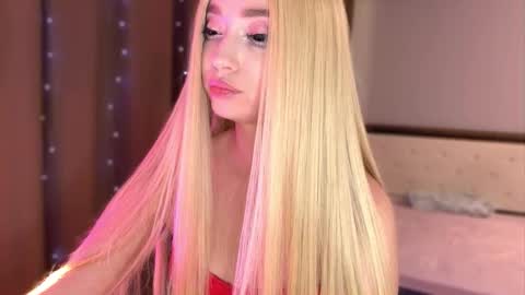 Snapshot of evasweet420 chatting on 11/23/25, 05:07 Eva online show from 11/23/25, 05:07