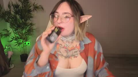 Snapshot of evathewitcher chatting on 05/27/26, 08:44 EvaTheWitcher online show from 05/27/26, 08:44