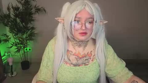 Snapshot of evathewitcher chatting on 06/15/26, 01:52 EvaTheWitcher online show from 06/15/26, 01:52