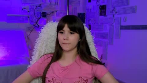 Snapshot of evathopson chatting on 04/25/26, 01:41 Eva next stream - - 1600 UTC2000 online show from 04/25/26, 01:41