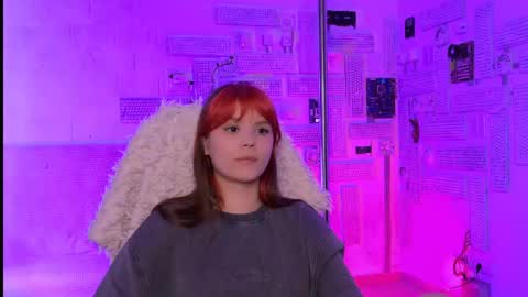 Snapshot of evathopson chatting on 05/13/26, 11:07 Eva next stream - - 1600 UTC2000 online show from 05/13/26, 11:07