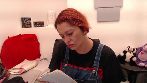 Eva Twiss online show from 04/17/26, 12:30