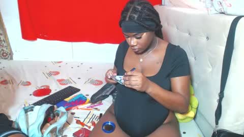 Snapshot of evaxemma chatting on 06/11/26, 02:04 Eva And Emmanuel online show from 06/11/26, 02:04