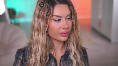 Eva online show from 12/15/25, 08:46