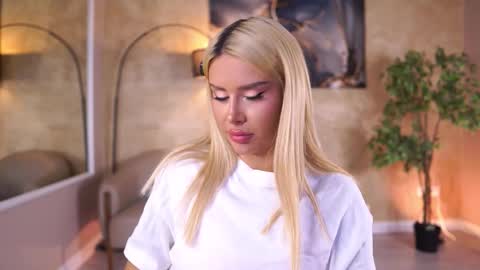 Eva online show from 03/13/26, 08:48