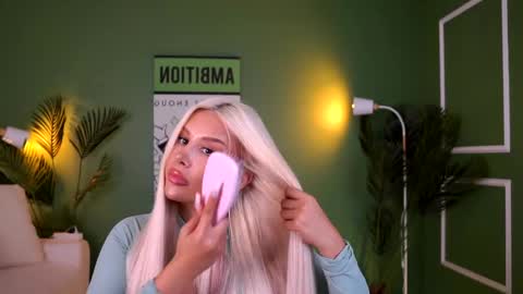 Eva online show from 04/02/26, 08:39