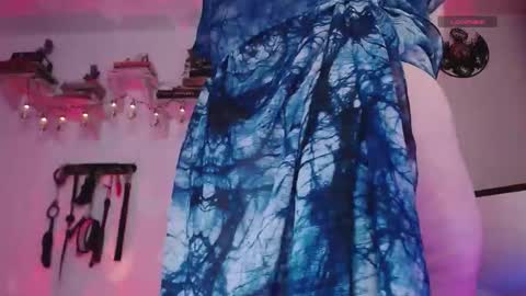 Eve Blue  friends. IG eve blue77 TW EveBlue 1 OF eveblue7 online show from 02/10/26, 01:32