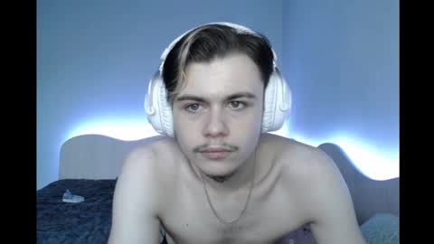 Snapshot of eve_lacroix chatting on 01/12/25, 06:28 Alex online show from 01/12/25, 06:28