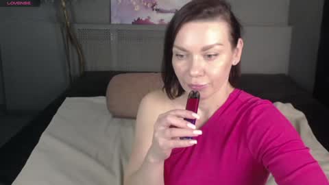 EveLibston online show from 02/04/25, 09:28