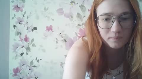 Snapshot of eveliina_shy chatting on 03/09/26, 12:09 Evelina online show from 03/09/26, 12:09