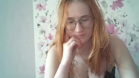 Snapshot of eveliina_shy chatting on 03/12/26, 01:39 Evelina online show from 03/12/26, 01:39