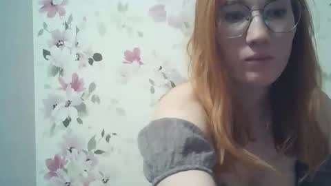 Snapshot of eveliina_shy chatting on 04/19/26, 03:44 Evelina online show from 04/19/26, 03:44