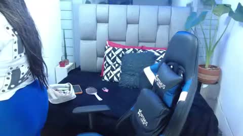 evelin zaens online show from 06/30/26, 03:18