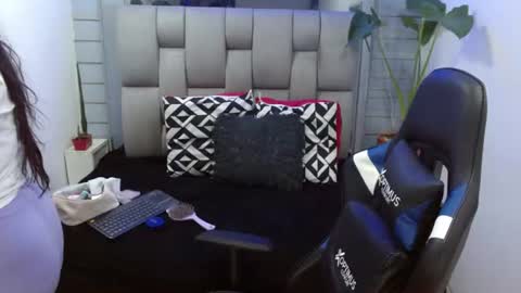 evelin zaens online show from 07/02/26, 03:56