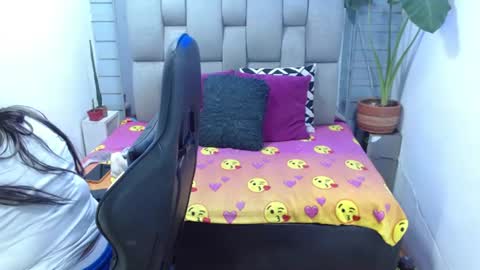 evelin zaens online show from 07/14/26, 04:06