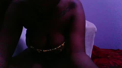 Snapshot of evelina_dripingpussy chatting on 12/18/24, 01:37 Evelina dripingpussy online show from 12/18/24, 01:37