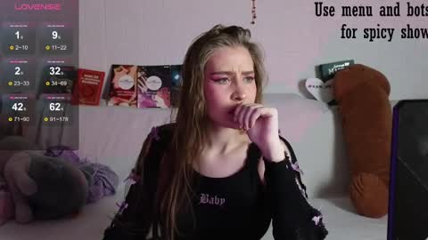 Snapshot of evelina_mi chatting on 01/10/25, 02:46 Evelina online show from 01/10/25, 02:46