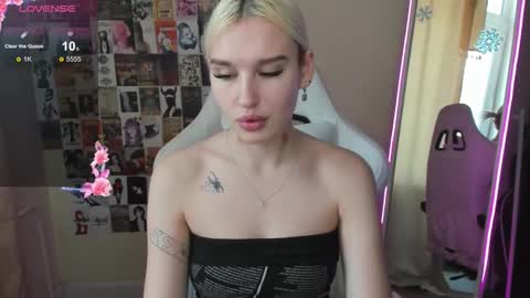 Evelina online show from 01/11/26, 06:29