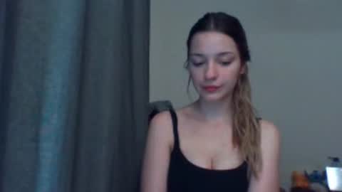 Snapshot of evelinemagnetic chatting on 06/16/26, 08:33 EvelinaMagnetic online show from 06/16/26, 08:33