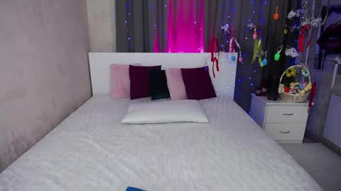 Evelin online show from 04/09/26, 05:29