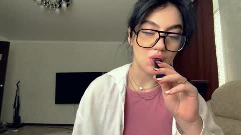 Snapshot of evelinkowski chatting on 02/21/26, 06:58 Sofia online show from 02/21/26, 06:58