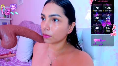 Snapshot of evelinn_belen chatting on 04/24/26, 12:18 Evelinn belen online show from 04/24/26, 12:18