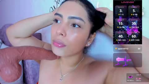 Snapshot of evelinn_belen chatting on 05/15/26, 04:47 Evelinn belen online show from 05/15/26, 04:47