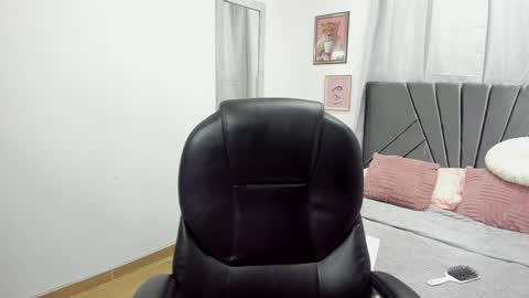 Evelyn online show from 01/31/25, 12:29