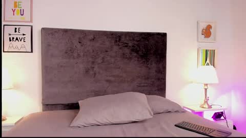 Snapshot of evelyn__ebony chatting on 02/12/25, 02:54 evelyn ebony online show from 02/12/25, 02:54