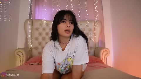 Snapshot of evelyn_evelyn chatting on 02/23/26, 06:27 evelyn evelyn online show from 02/23/26, 06:27