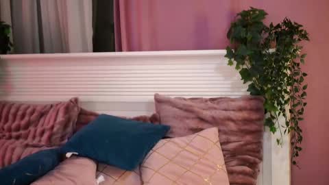 Evelyn online show from 02/10/25, 01:14