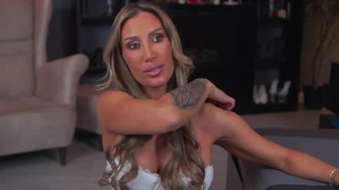 Evelyn online show from 04/07/26, 06:30