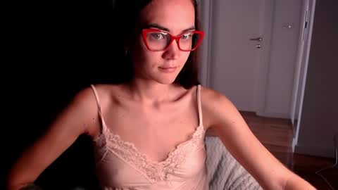 Snapshot of evelyn_gg chatting on 06/22/26, 12:02 Evelyn online show from 06/22/26, 12:02
