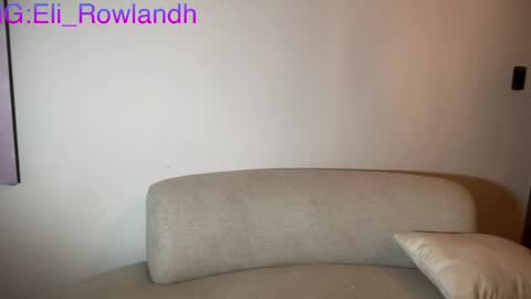 E V E L Y N  online show from 04/15/26, 12:45