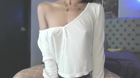 Snapshot of evelyn_jones__ chatting on 10/08/25, 12:47 evelyn_jones__ online show from 10/08/25, 12:47