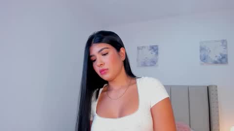 Snapshot of evelyn_montoya chatting on 09/08/25, 06:40 Evelyn online show from 09/08/25, 06:40