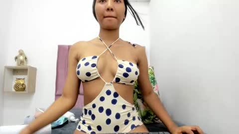 evelyn_morgan1 online show from 10/25/25, 12:51
