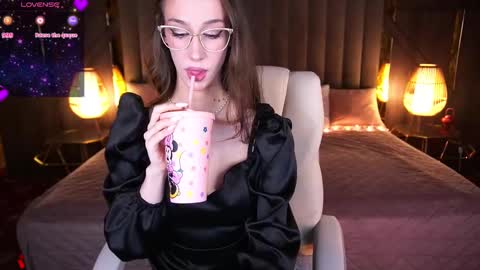 Snapshot of evelyn_rush1 chatting on 02/27/25, 05:47 evelyn rush1 online show from 02/27/25, 05:47