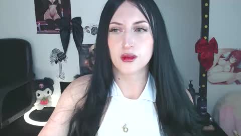 Snapshot of evelyn_sheeran chatting on 03/01/26, 02:13 Julieta online show from 03/01/26, 02:13