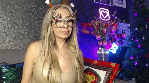Snapshot of evelynagrey chatting on 12/23/24, 11:36 EvelynaGrey online show from 12/23/24, 11:36