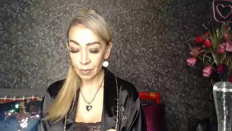 Snapshot of evelynagrey chatting on 01/04/25, 04:23 EvelynaGrey online show from 01/04/25, 04:23