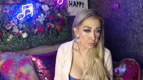 Snapshot of evelynagrey chatting on 01/31/25, 08:01 EvelynaGrey online show from 01/31/25, 08:01