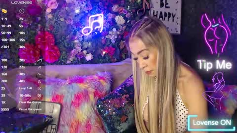 Snapshot of evelynagrey chatting on 02/03/25, 02:58 EvelynaGrey online show from 02/03/25, 02:58