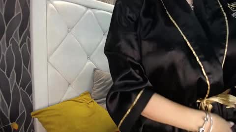 Snapshot of evelynagrey chatting on 03/10/25, 01:54 EvelynaGrey online show from 03/10/25, 01:54
