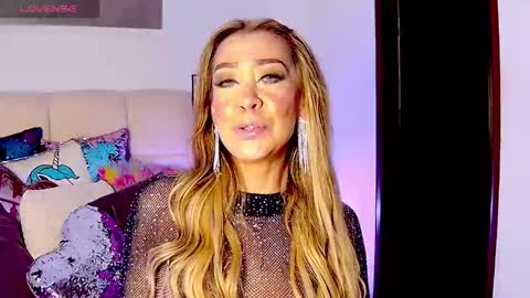 Snapshot of evelynagrey chatting on 11/12/25, 12:33 EvelynaGrey online show from 11/12/25, 12:33